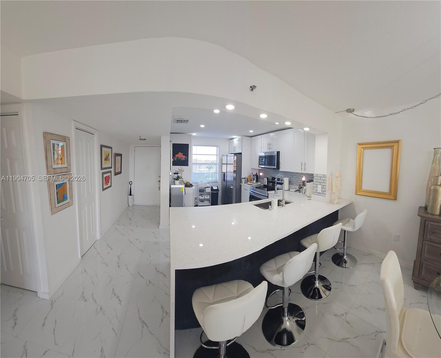 18TH HOLE AT INVERRARY CO - Residential