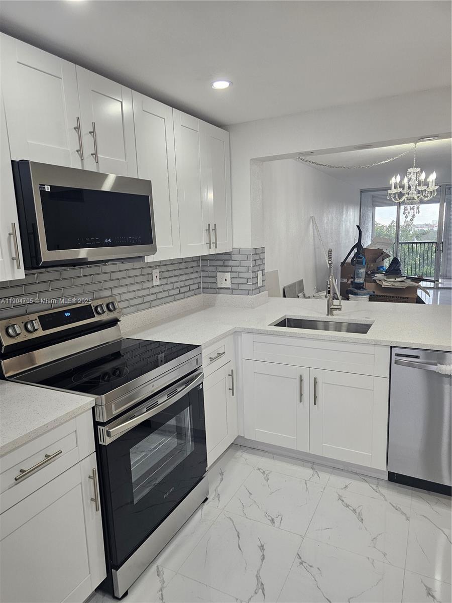 18TH HOLE AT INVERRARY CO - Residential