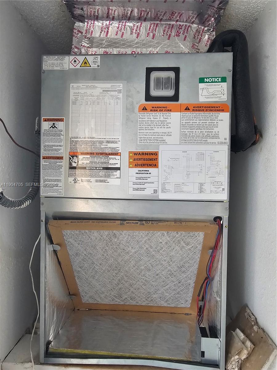 18TH HOLE AT INVERRARY CO - Residential