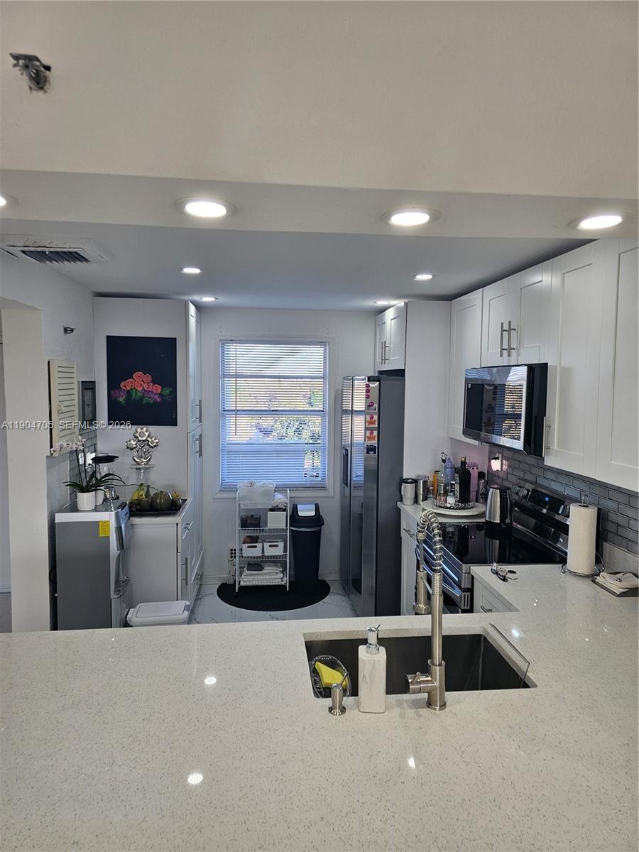 18TH HOLE AT INVERRARY CO - Residential