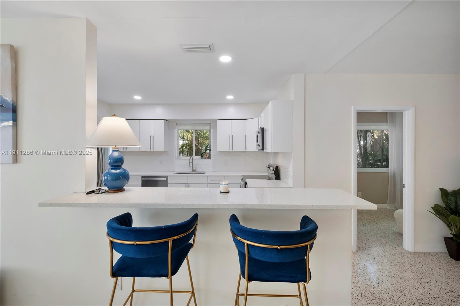 ALTOS DEL MAR NO 4 - Residential