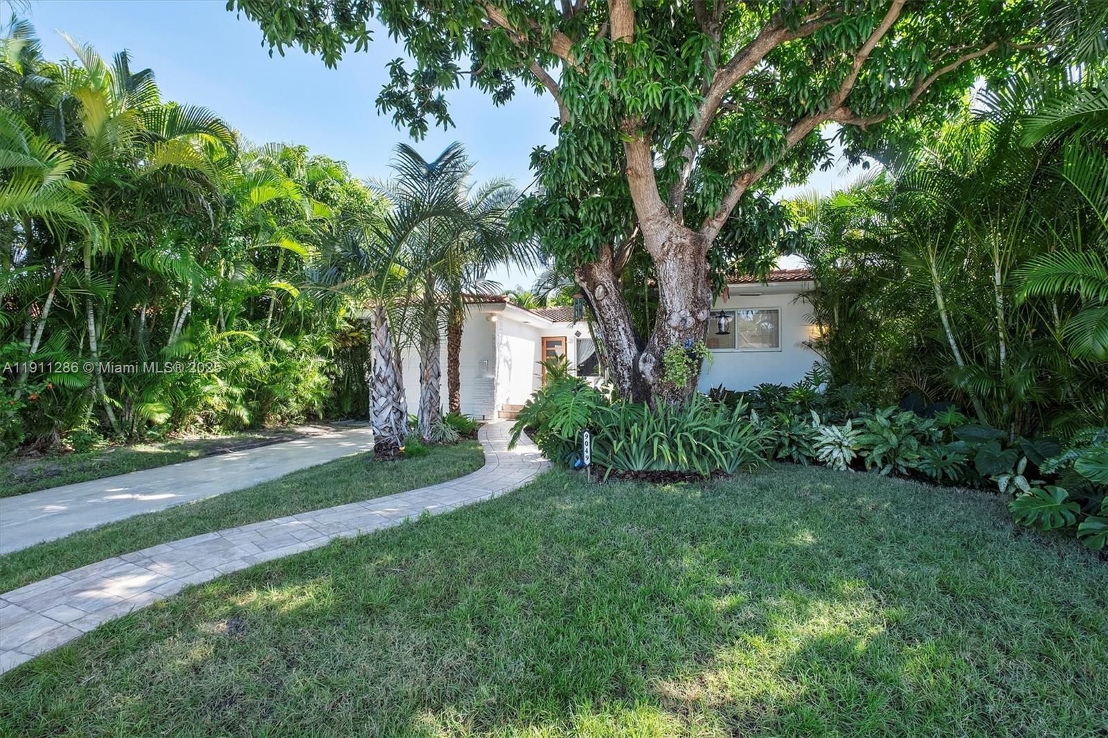 ALTOS DEL MAR NO 4 - Residential