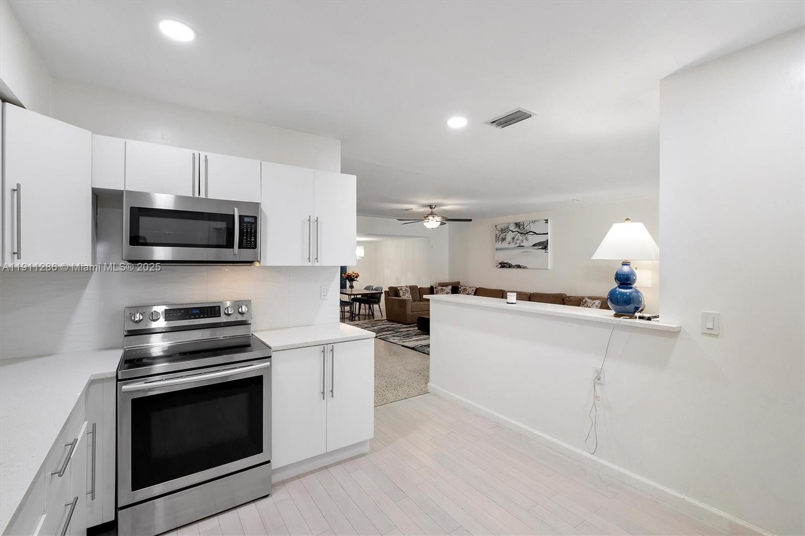 ALTOS DEL MAR NO 4 - Residential