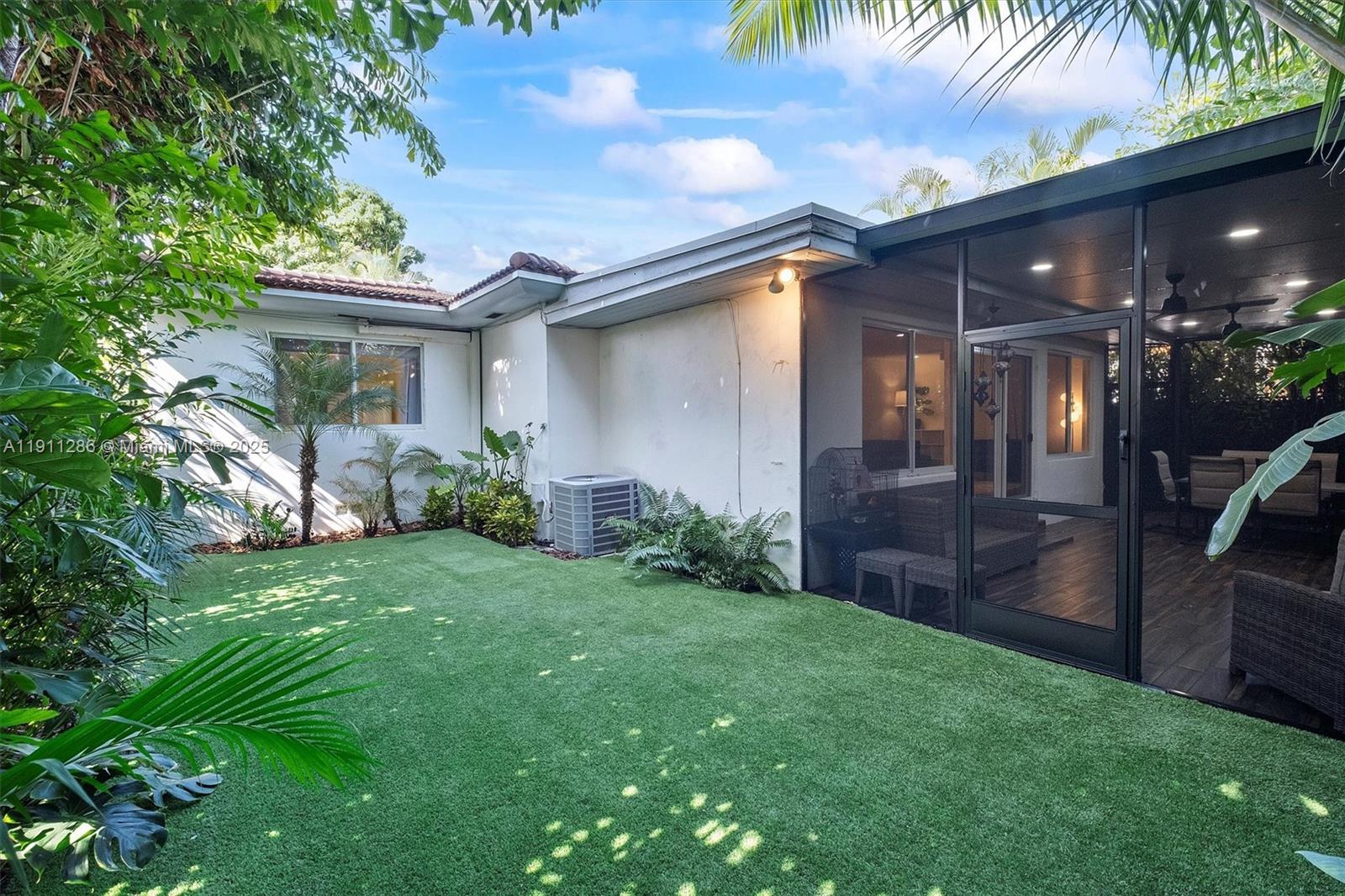 ALTOS DEL MAR NO 4 - Residential