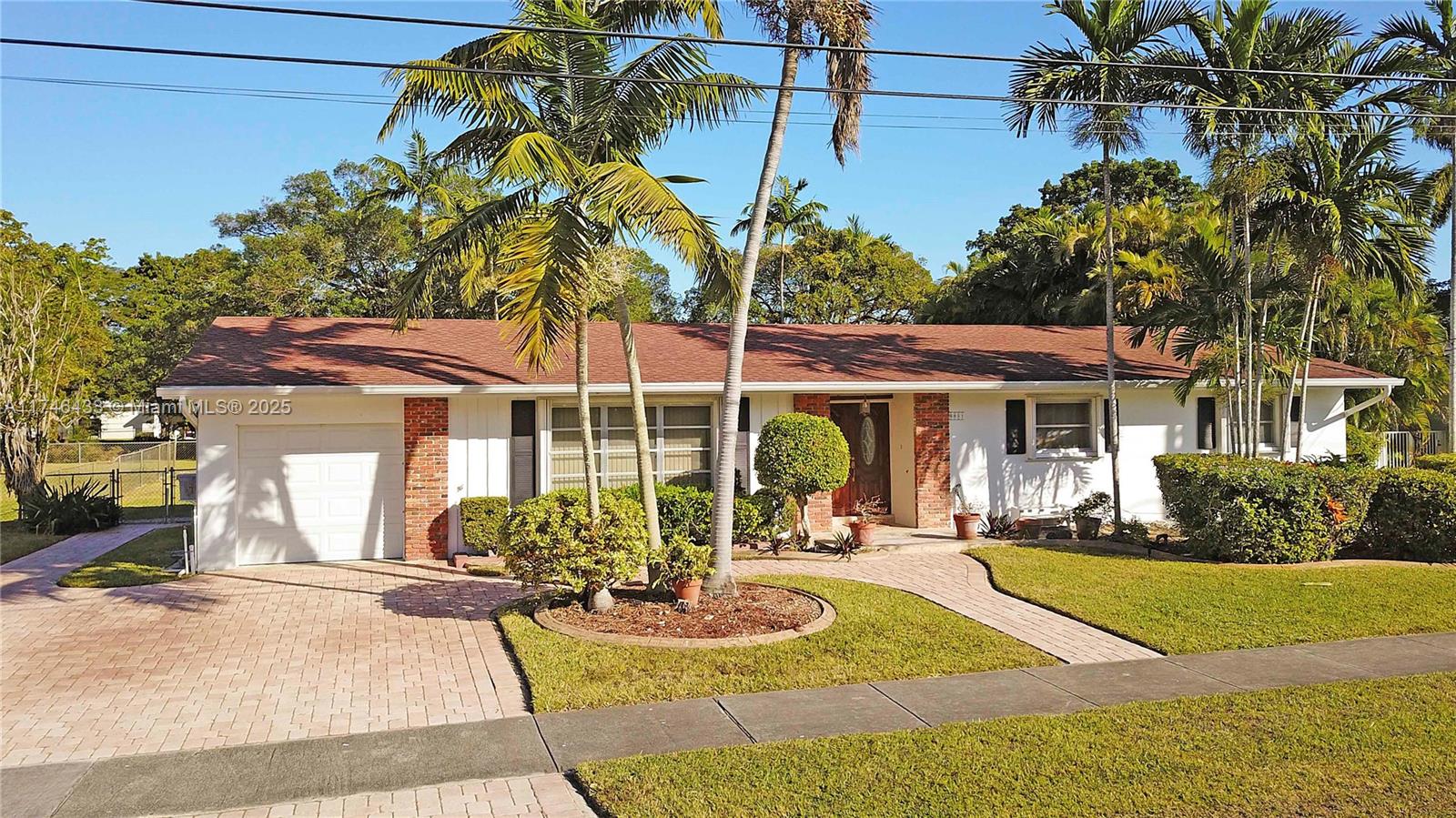 Property for Sale at 8851 Sw 85th St, Miami, Broward County, Florida - Bedrooms: 3 
Bathrooms: 2  - $925,000