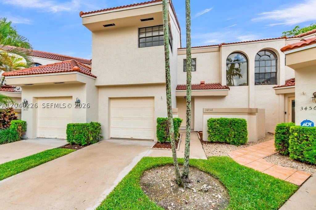 3454 Laurel Oaks Ln