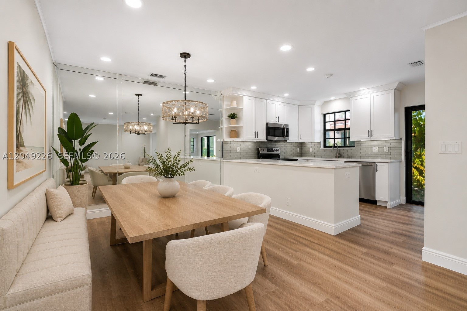 3454 Laurel Oaks Ln