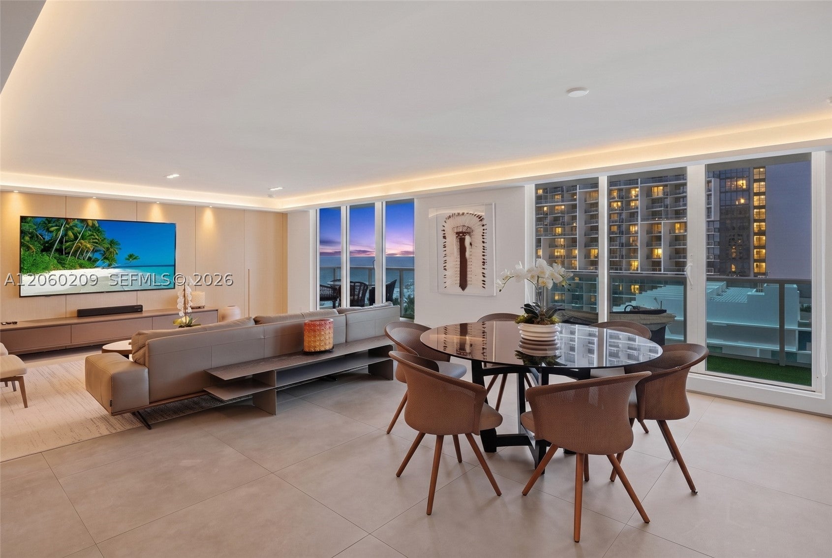 2301 Collins Ave 1004