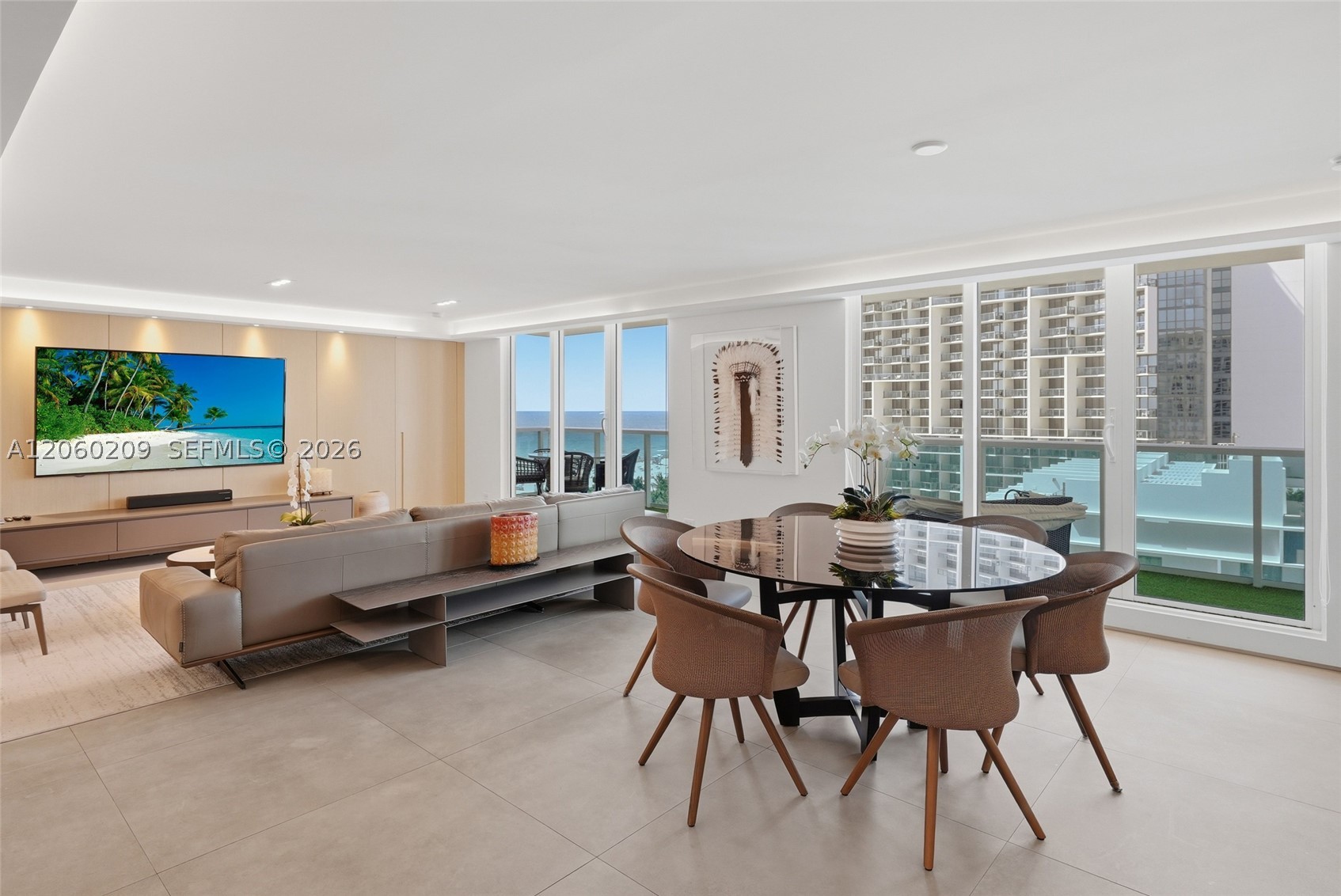2301 Collins Ave 1004