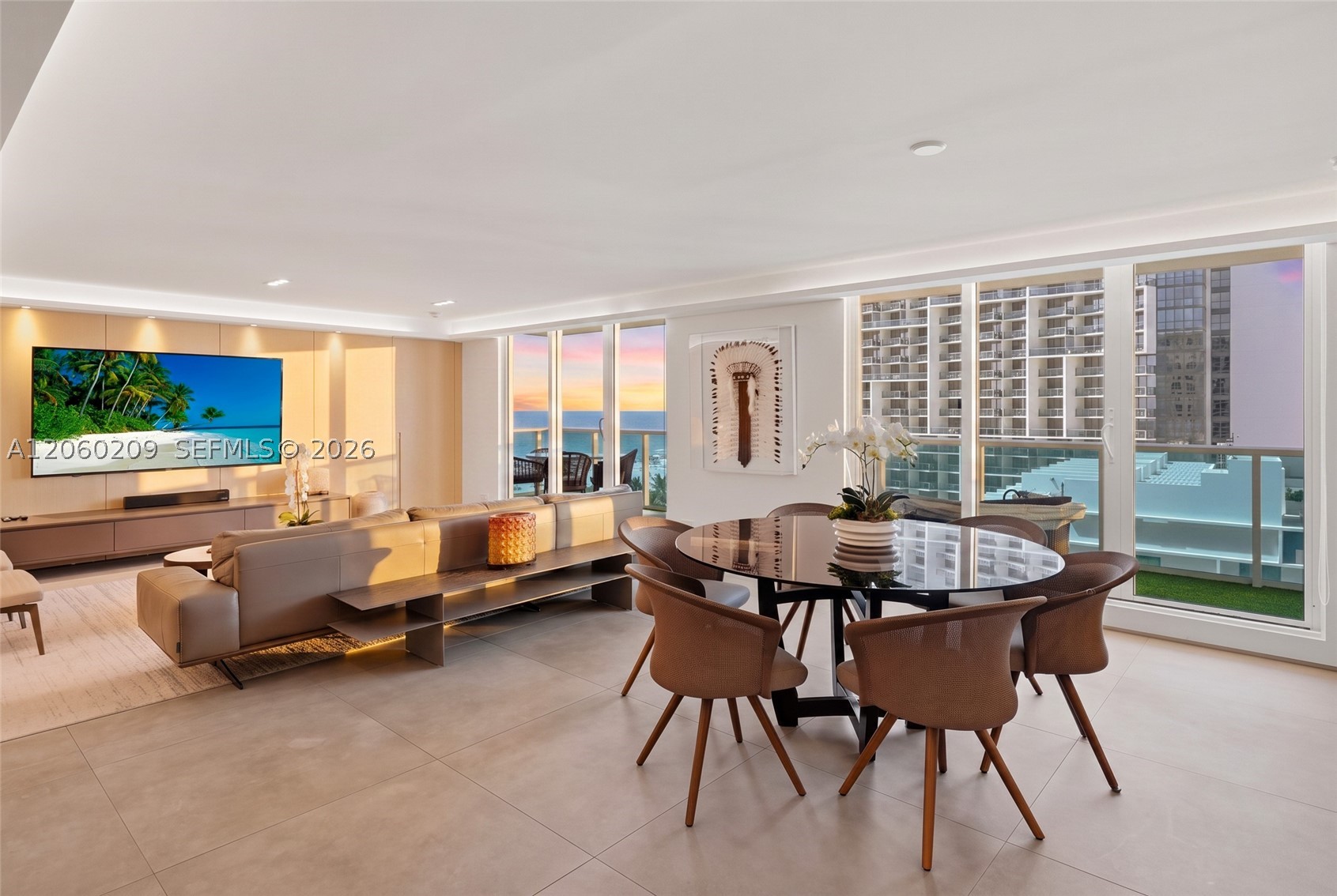 2301 Collins Ave 1004