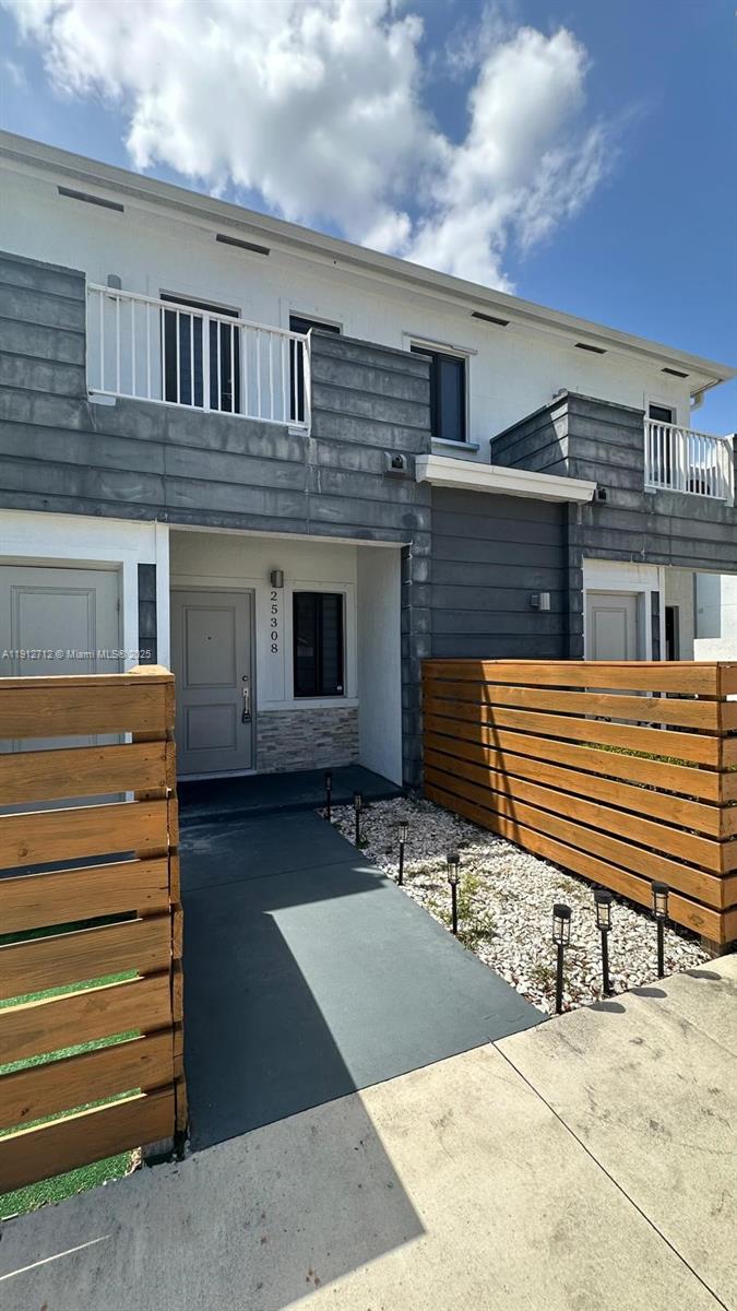 SOUTH KENDALL TOWNHOMES - Residential Lease