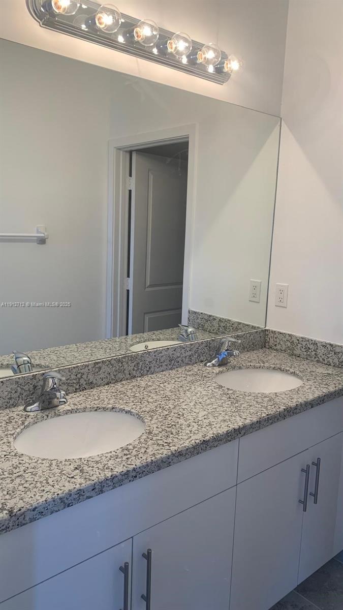 SOUTH KENDALL TOWNHOMES - Residential Lease