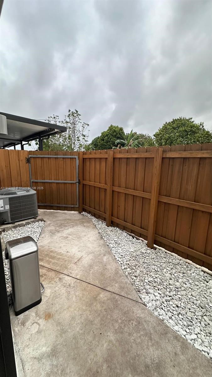 SOUTH KENDALL TOWNHOMES - Residential Lease