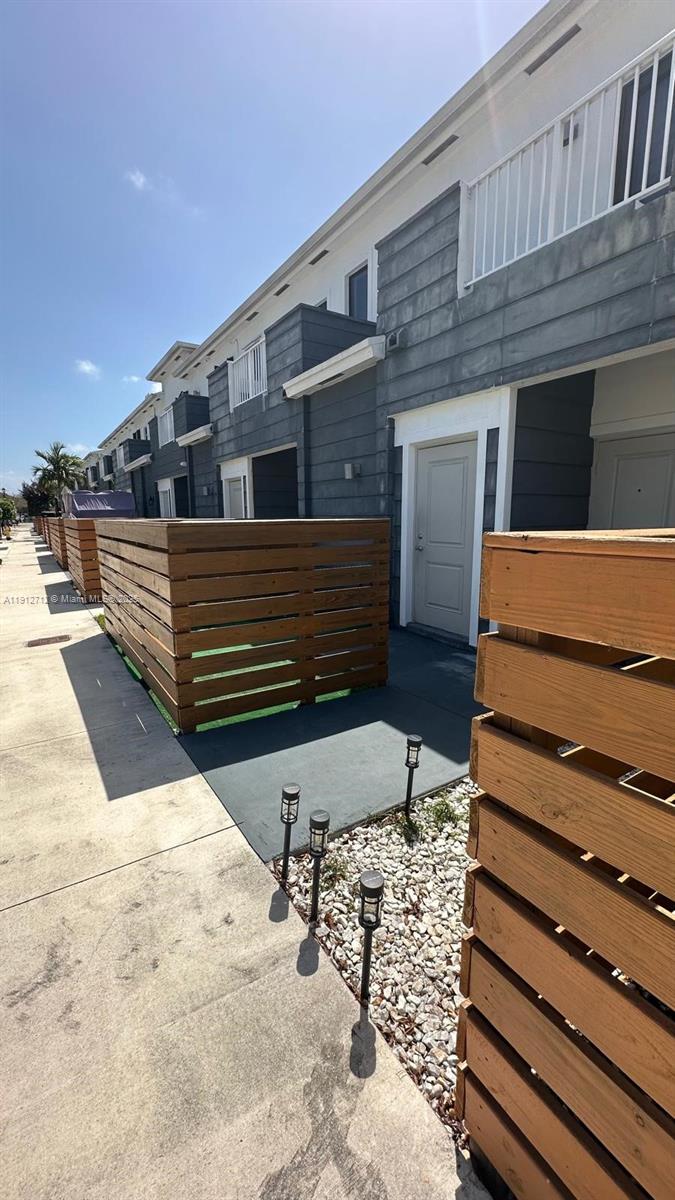 SOUTH KENDALL TOWNHOMES - Residential Lease