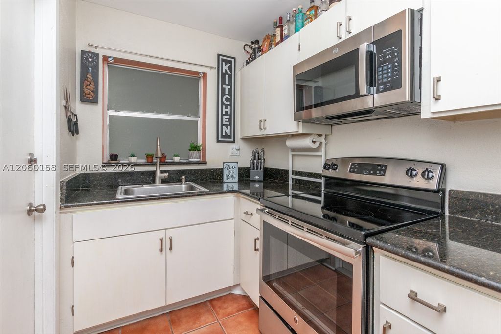 Photo of 1425 Arthur St #409B, Hollywood, FL 33020 (MLS # A12060168)