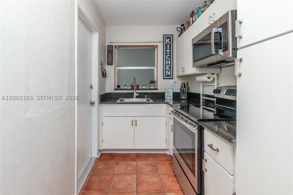 Photo of 1425 Arthur St #409B, Hollywood, FL 33020 (MLS # A12060168)