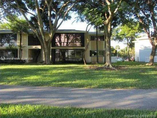 Don't miss the opportunity to rent this apartment in the desirable Lakeview at The Hammocks. The unit is a 2/2 that offers a spacious layout, carpet and tile, a private terrace perfect for relaxing, and the convenience of an in-unit washer and dryer..Brand New A/C unit.
Residents of The Hammocks enjoy access to incredible amenities, including scenic lakes, jogging trails, multiple swimming pools, tennis courts, a clubhouse, and Hammocks Park. Ideally located near premier shopping, dining, and top recreational destinations, this home blends comfort, convenience, and lifestyle.
Don’t miss out on this opportunity—schedule a showing today!!