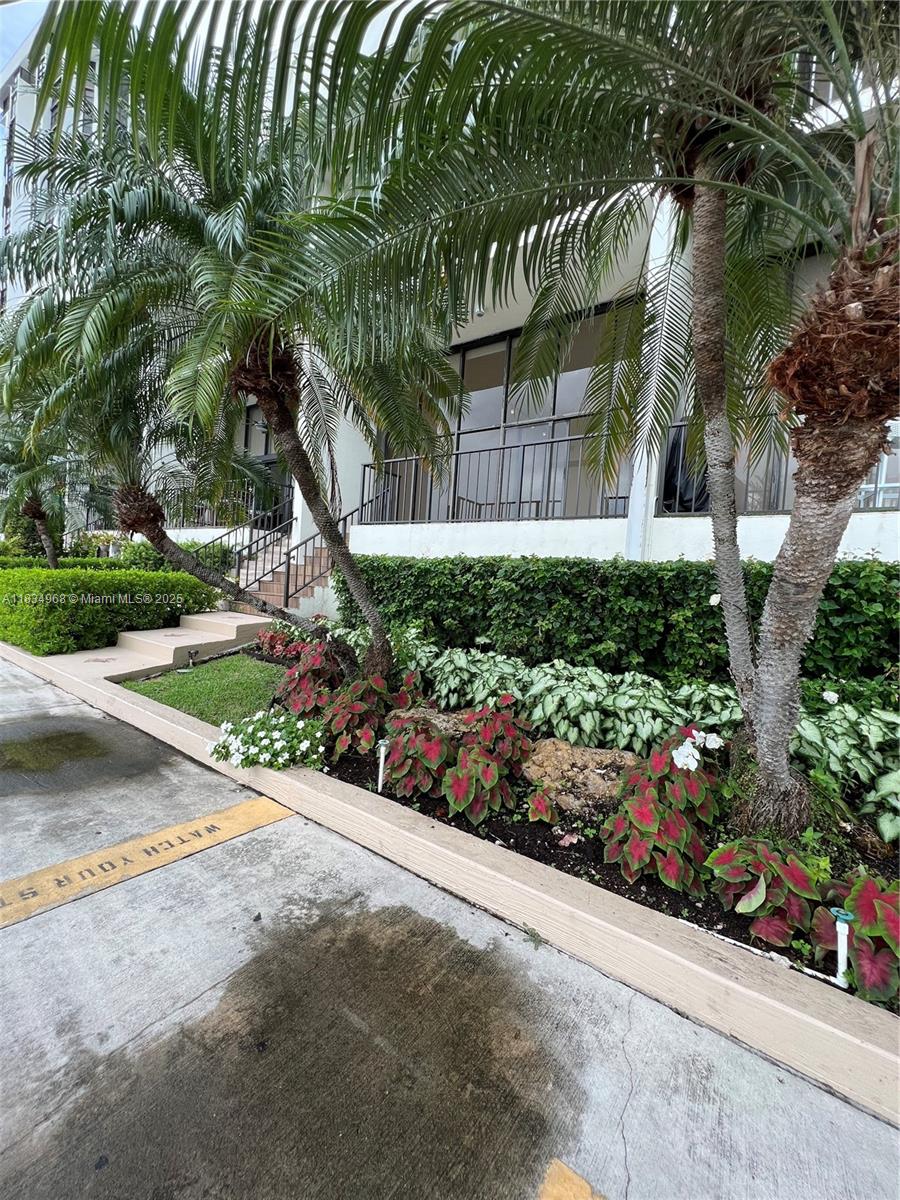 1915 Brickell Ave TH16