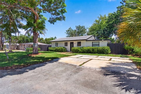 Photo of 1464 NE 28th St, Pompano Beach, FL 33064 (MLS # A12033860)