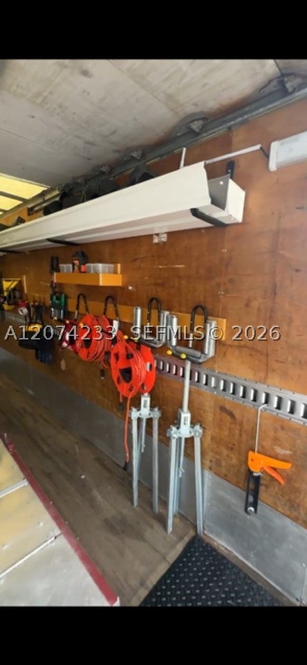 INSTALLER/KITCHEN/DOORS/GUTTER BUSINESS