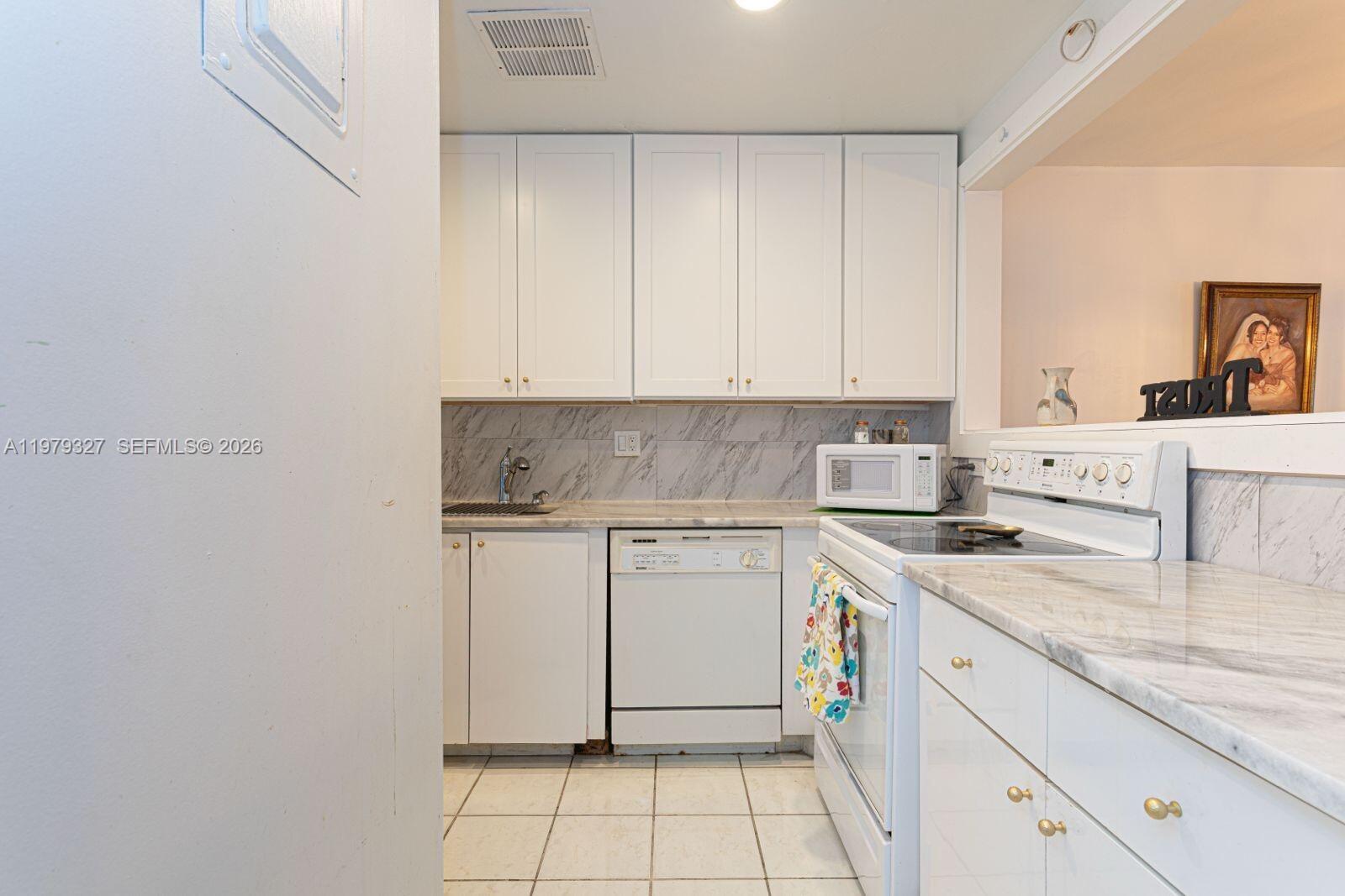 PINES OF DELRAY NORTH CON - Residential