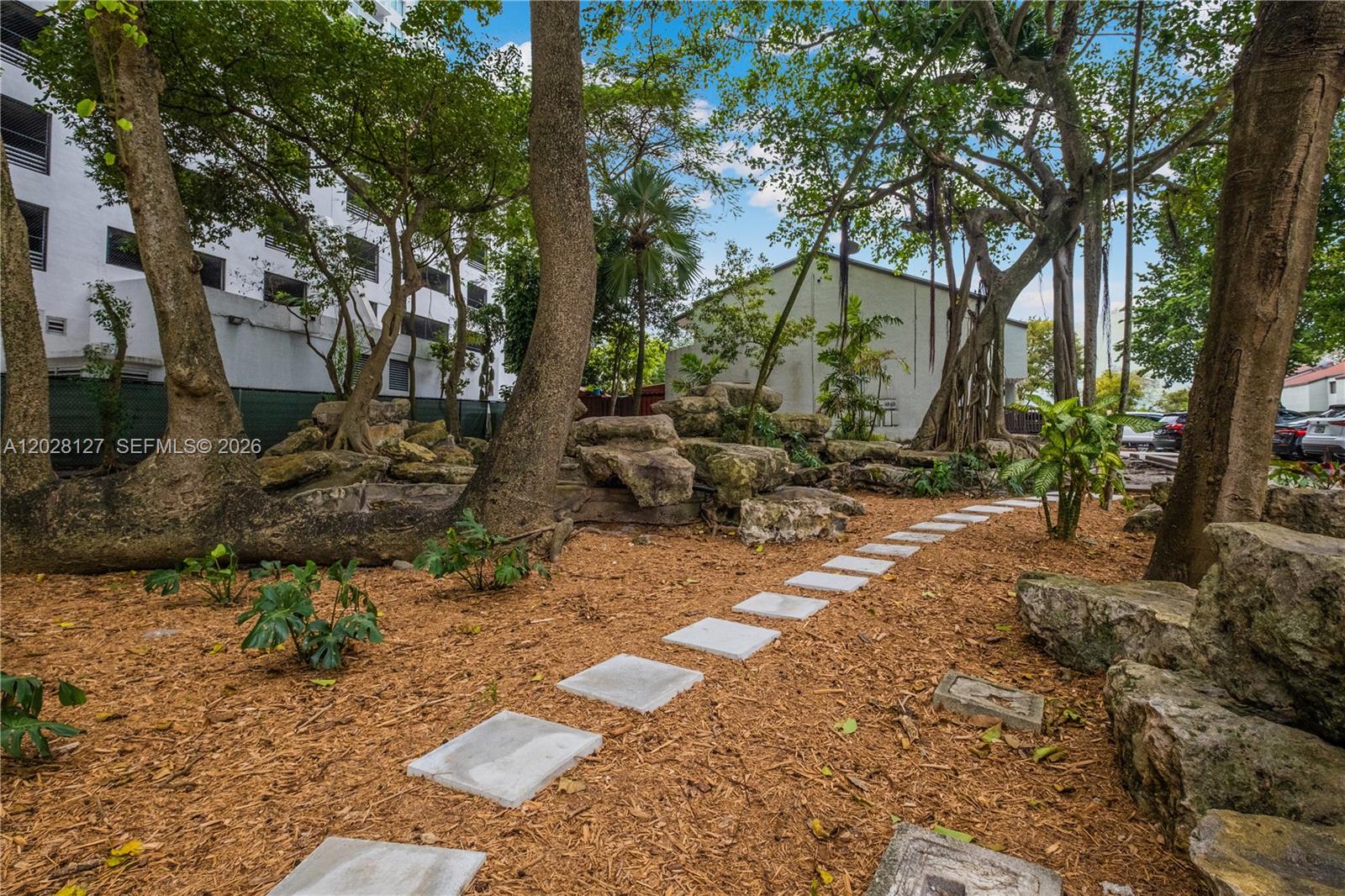 RIVER CLUB TOWNHOUSE COND - Residential