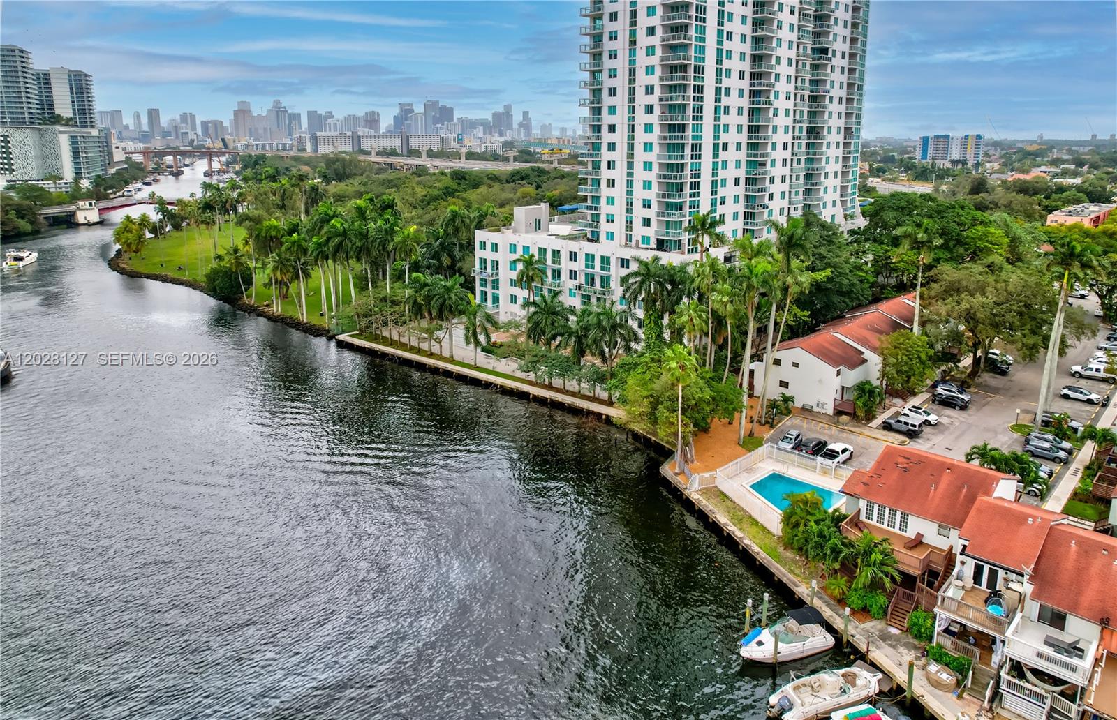 RIVER CLUB TOWNHOUSE COND - Residential