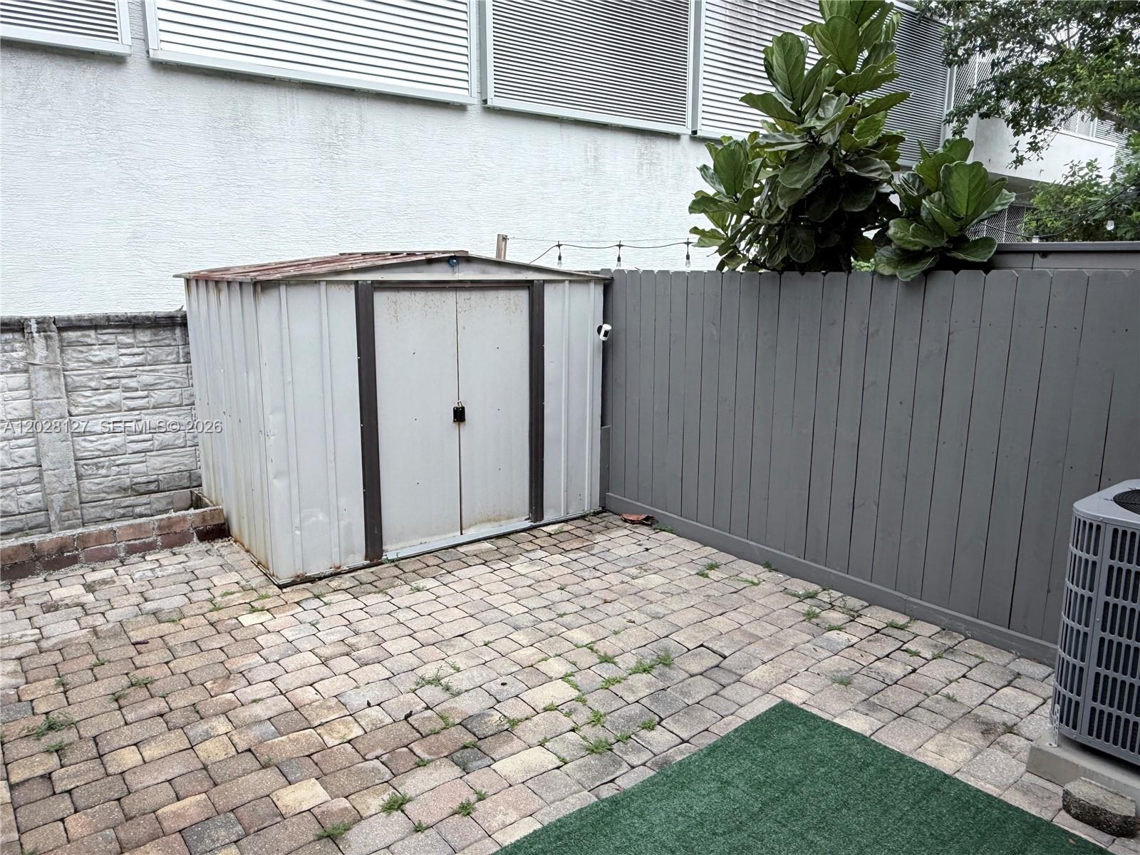 RIVER CLUB TOWNHOUSE COND - Residential