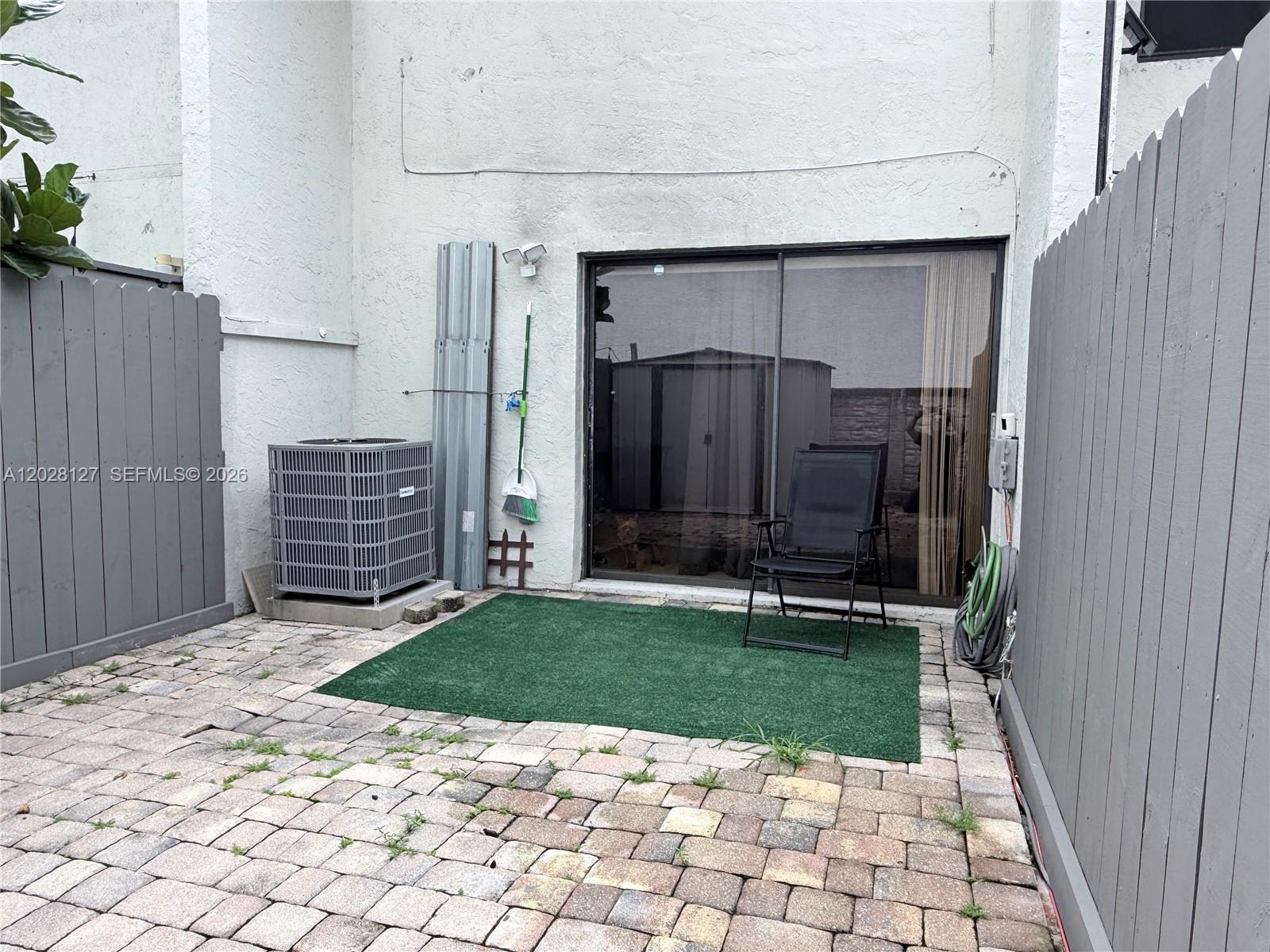 RIVER CLUB TOWNHOUSE COND - Residential