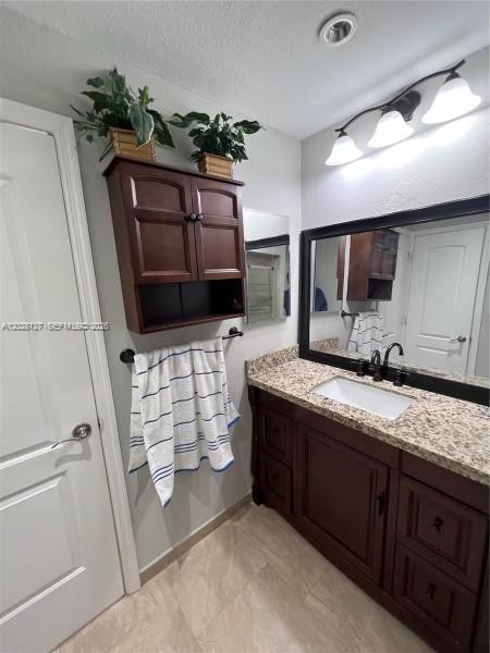 RIVER CLUB TOWNHOUSE COND - Residential