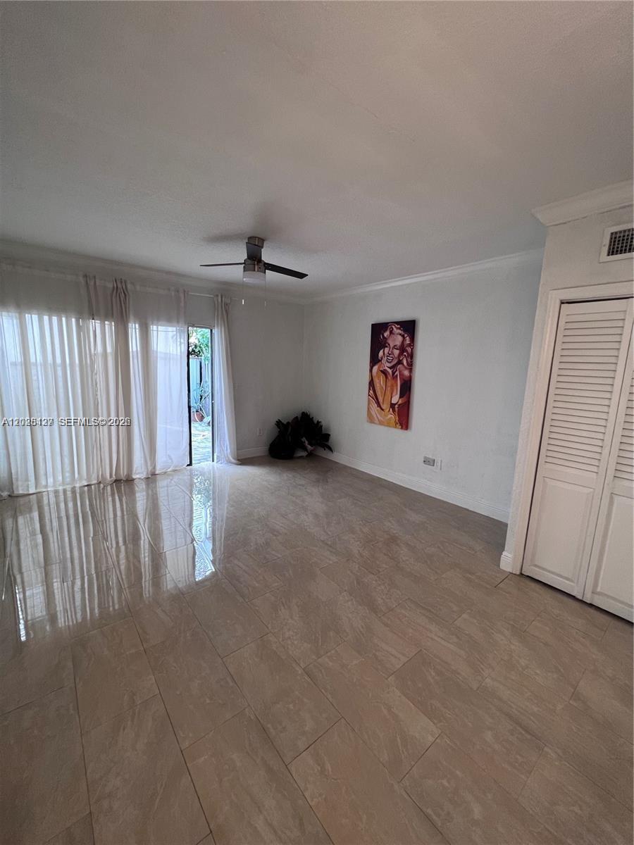 RIVER CLUB TOWNHOUSE COND - Residential