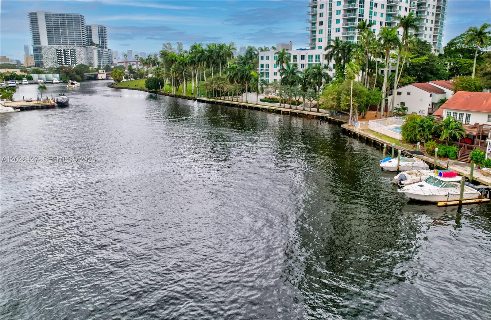 RIVER CLUB TOWNHOUSE COND - Residential
