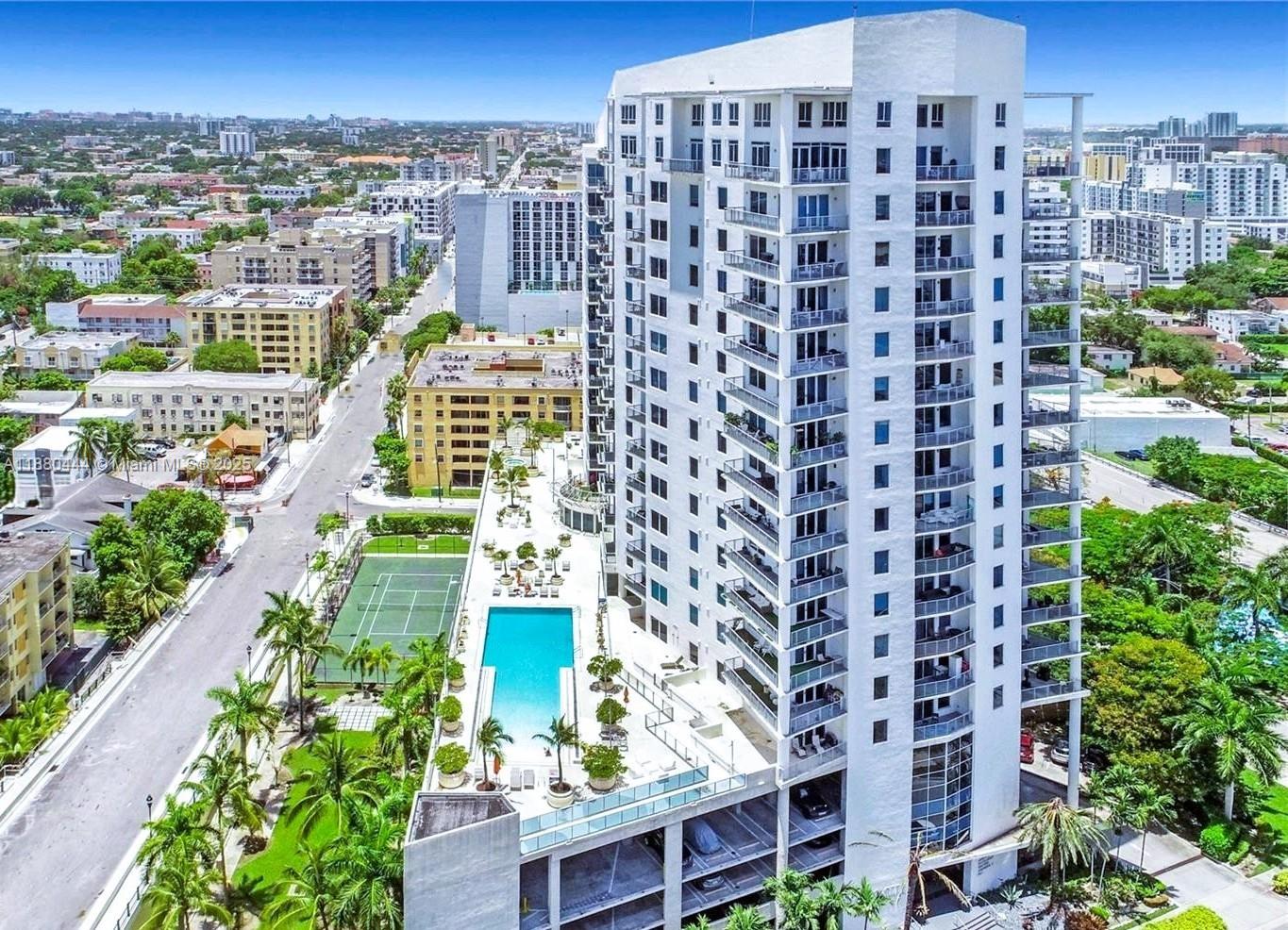 10 SW South River Dr 605