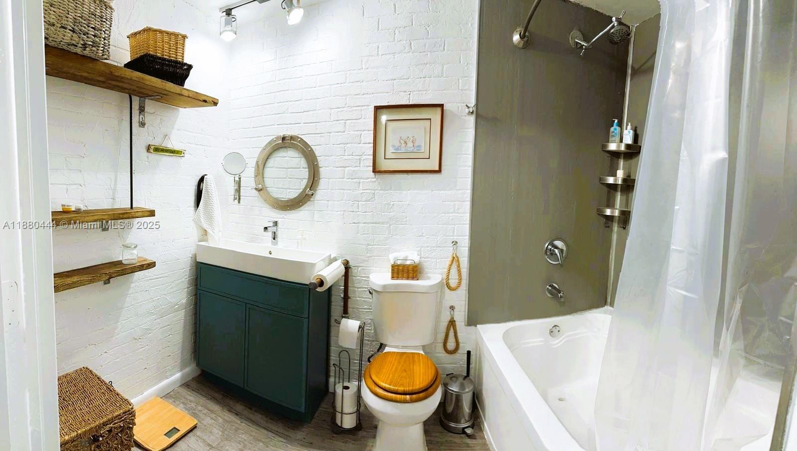 NEO CONDO - Residential