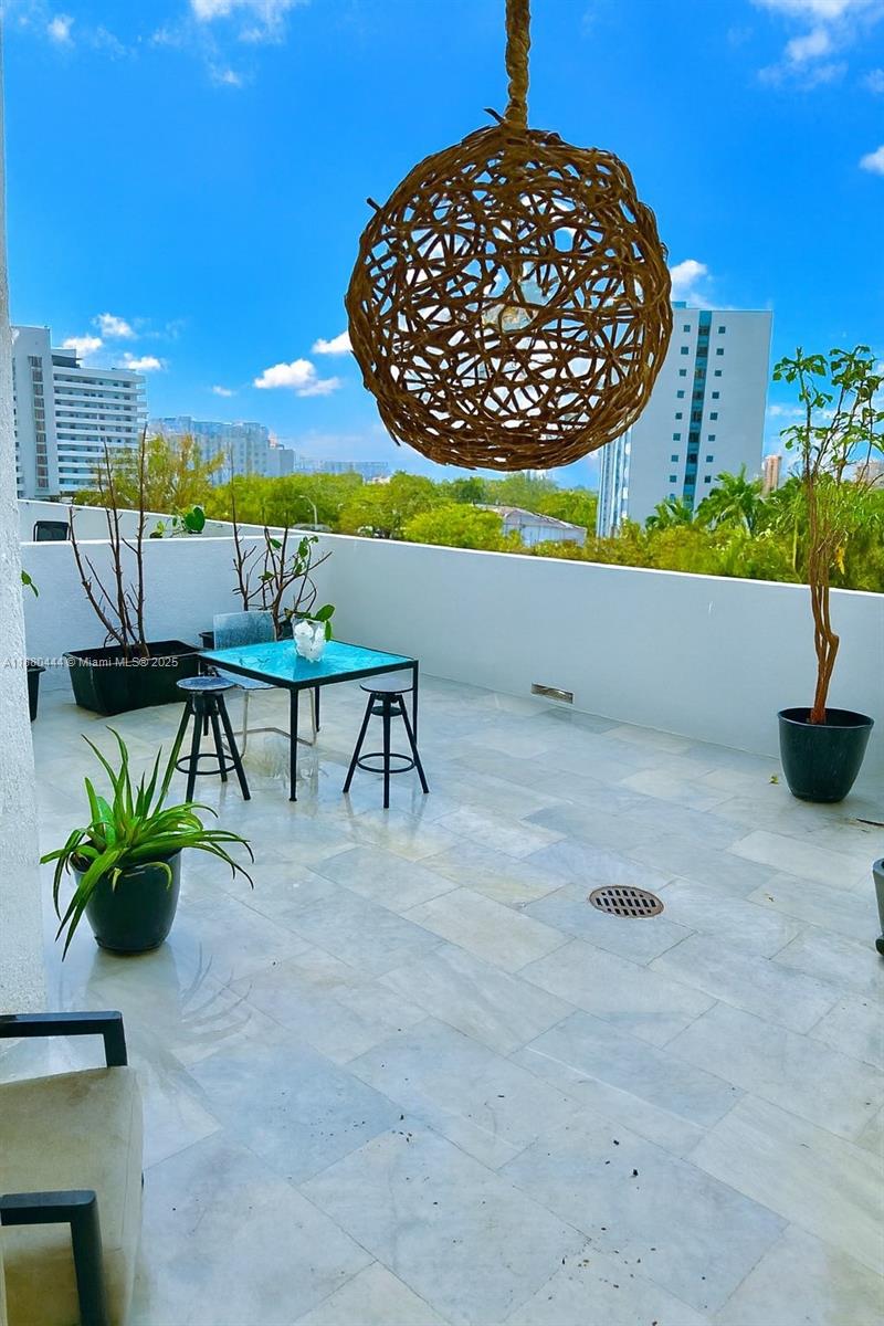 NEO CONDO - Residential