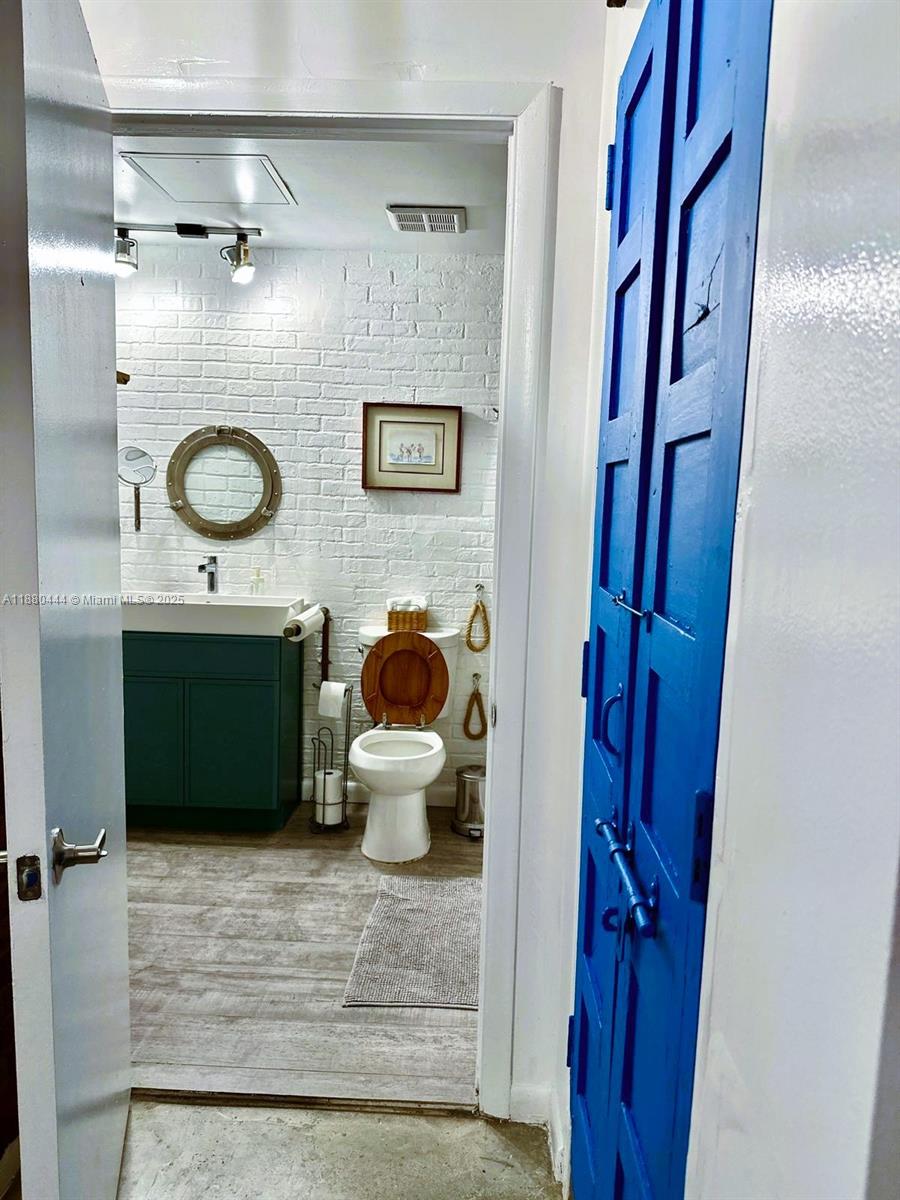 NEO CONDO - Residential