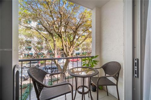 Photo of 338 Majorca Ave #205, Coral Gables, FL 33134 (MLS # A11965223)