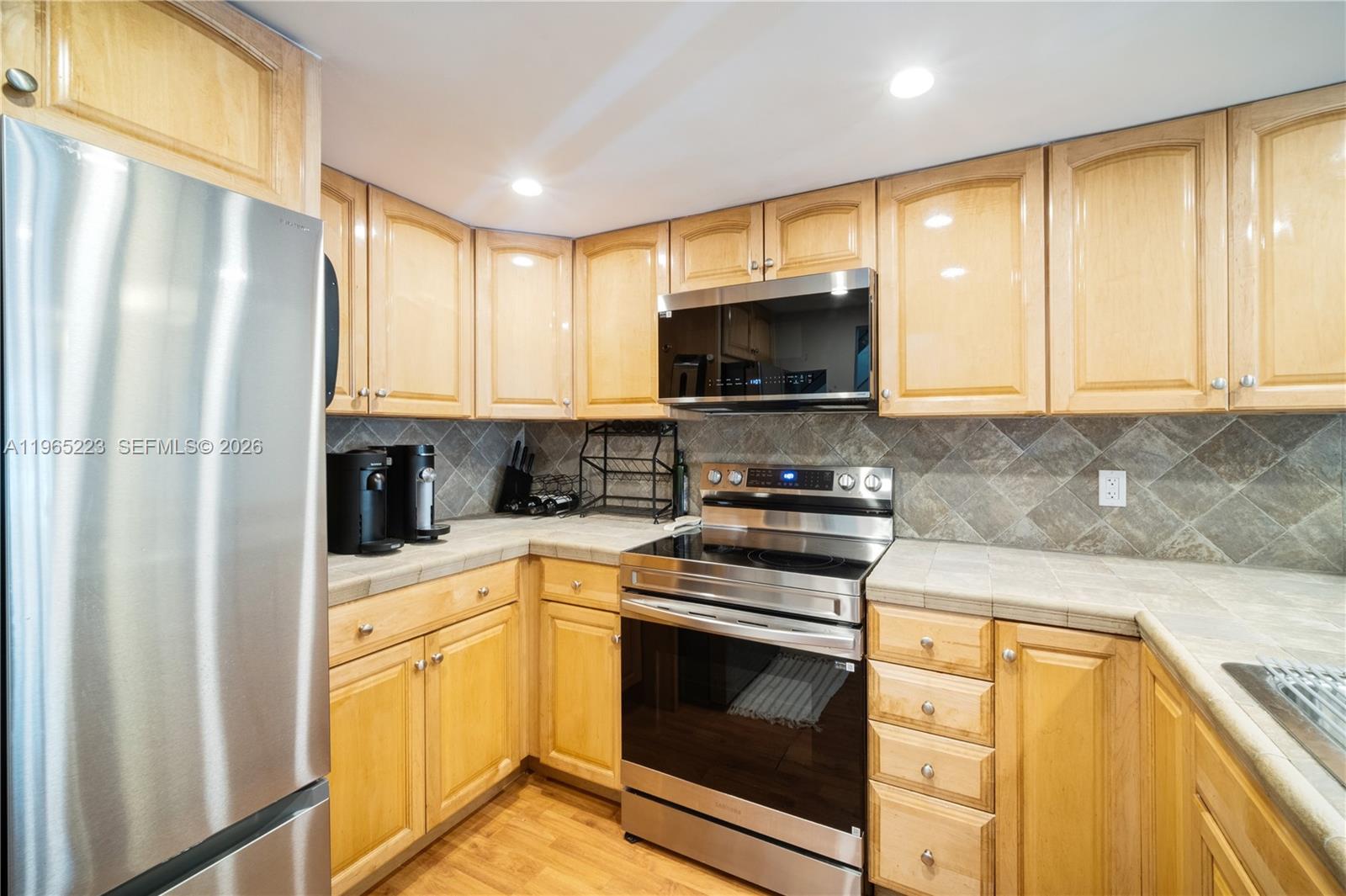 THE MAJORCAS CONDO - Residential