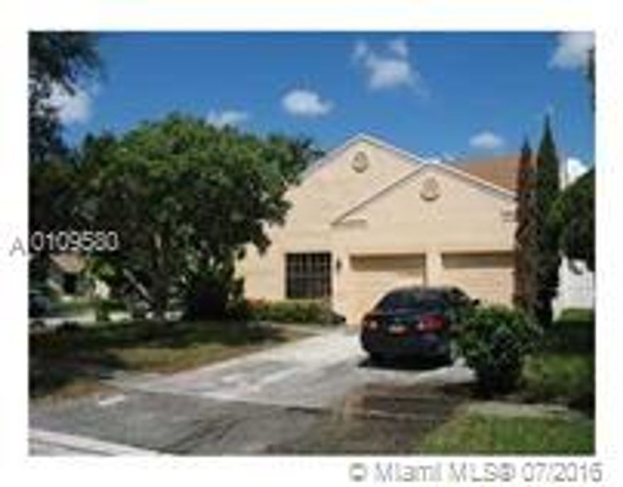 Great 3/2 + Garage converted in to a Denn in an excellent neighborhood. Tile floors throughout  - open floor plan, updated kitchen & baths. Tenant is responsible for utilities - landscaping. PROPERTY WILL BE READY FOR JUL 8 - PREVIOUS TENANT JUST MOVED OUT JUN 30.