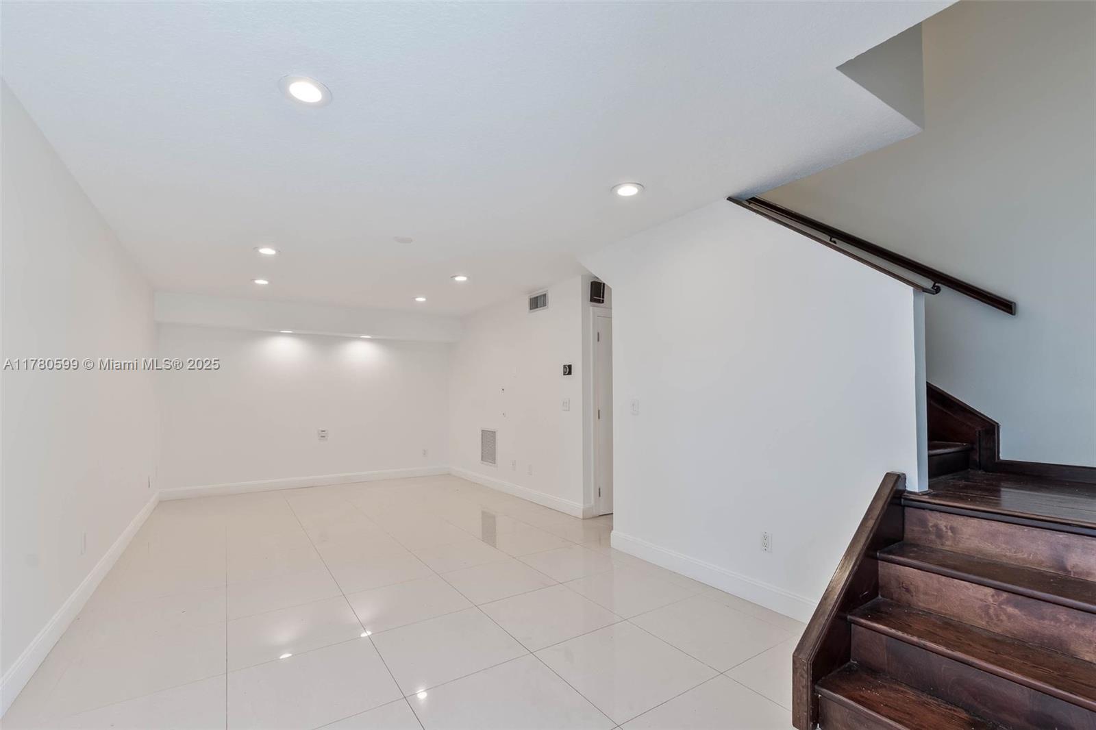 4576 Sw 139th Ct 753, Miami, Broward County, Florida - 3 Bedrooms  
3 Bathrooms - 