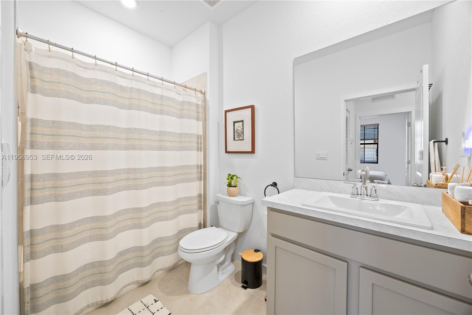 HIGHLAND OAKS - Residential