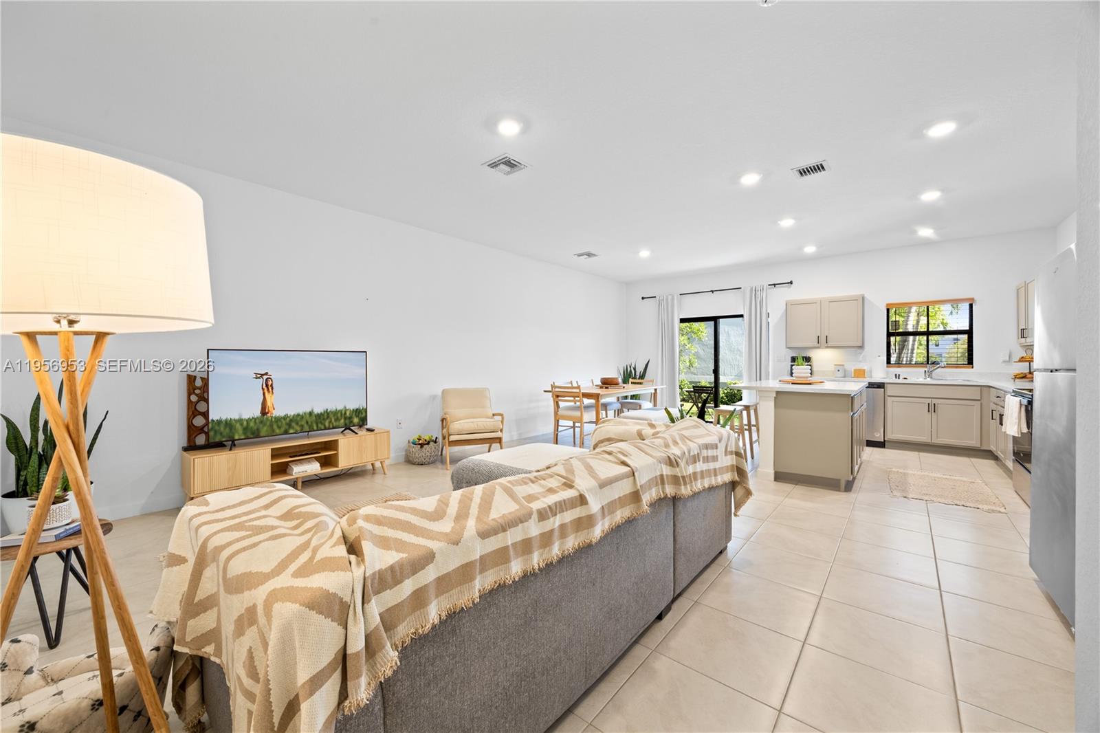 HIGHLAND OAKS - Residential