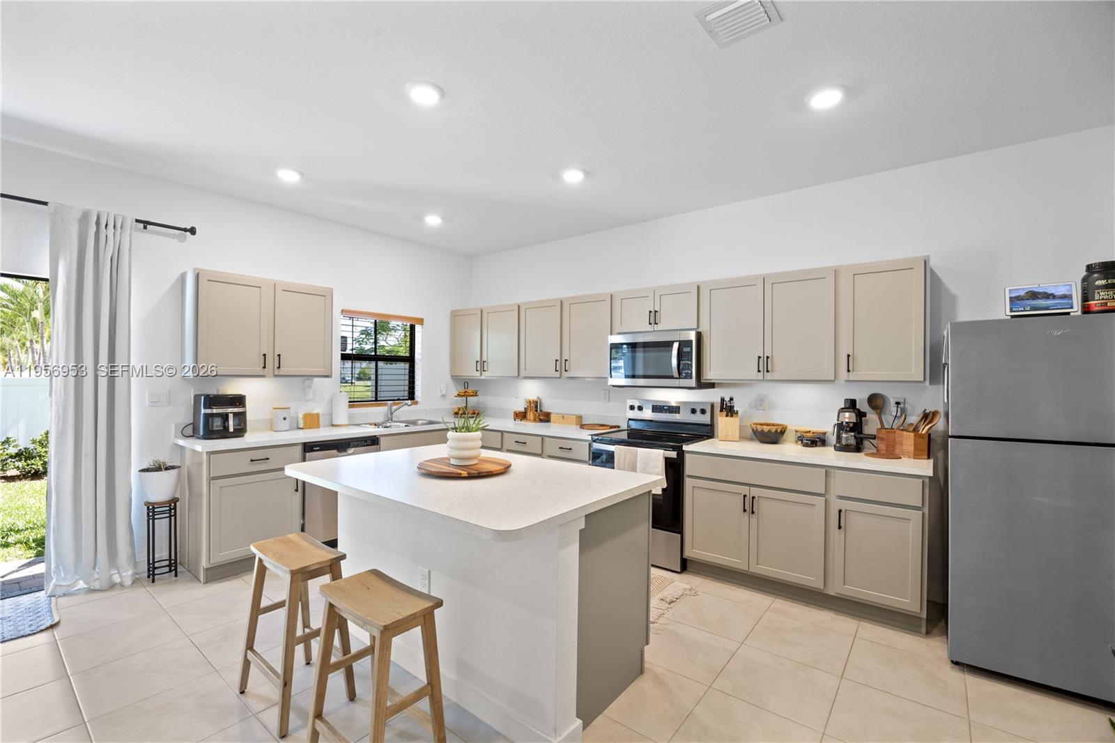 HIGHLAND OAKS - Residential