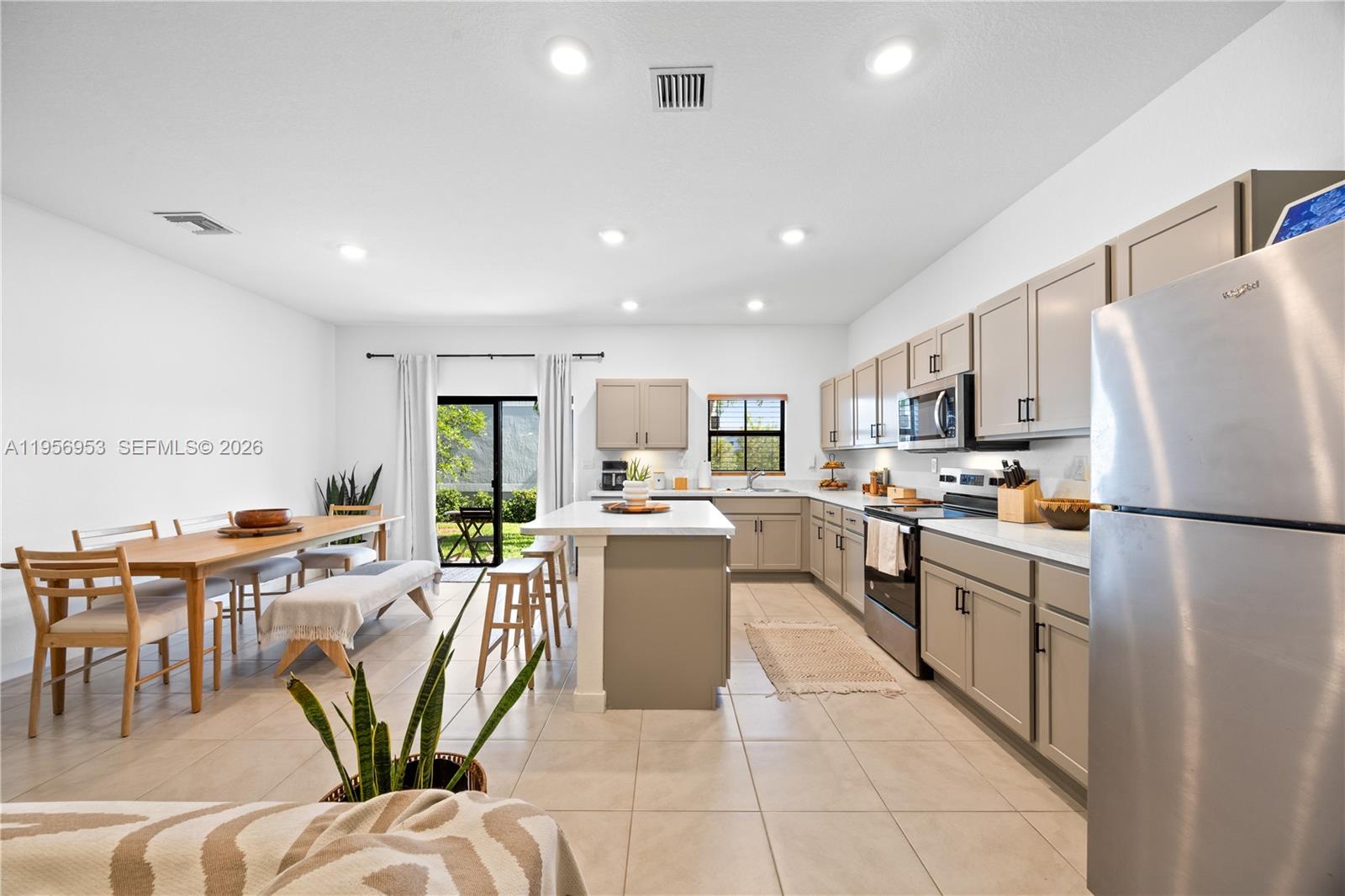 HIGHLAND OAKS - Residential