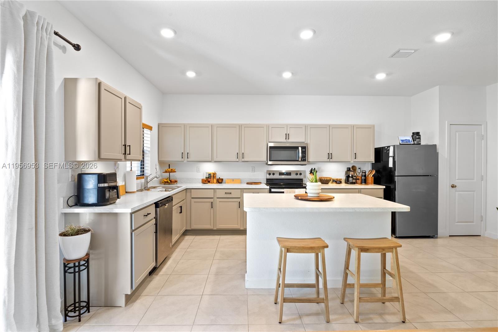 HIGHLAND OAKS - Residential