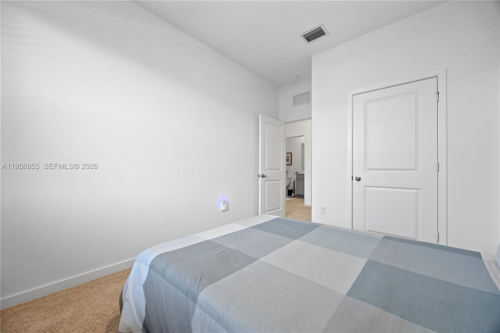 HIGHLAND OAKS - Residential