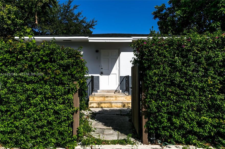 Remodeled unfurnished studio located close to Brickell. Unit offers vinyl floors, wooden custom cabinetry and spacious living. Building is well managed and close to shops and restaurants. Minutes away from Brickell and Downtown Miami. Water is included.