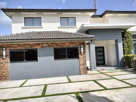 14241 SW 160th Ter Miami FL 33177