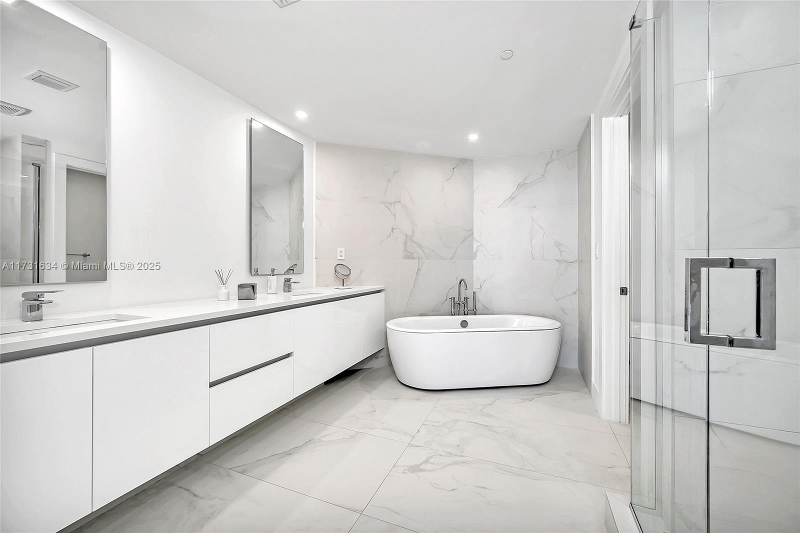 SABBIA BEACH CONDO - Residential