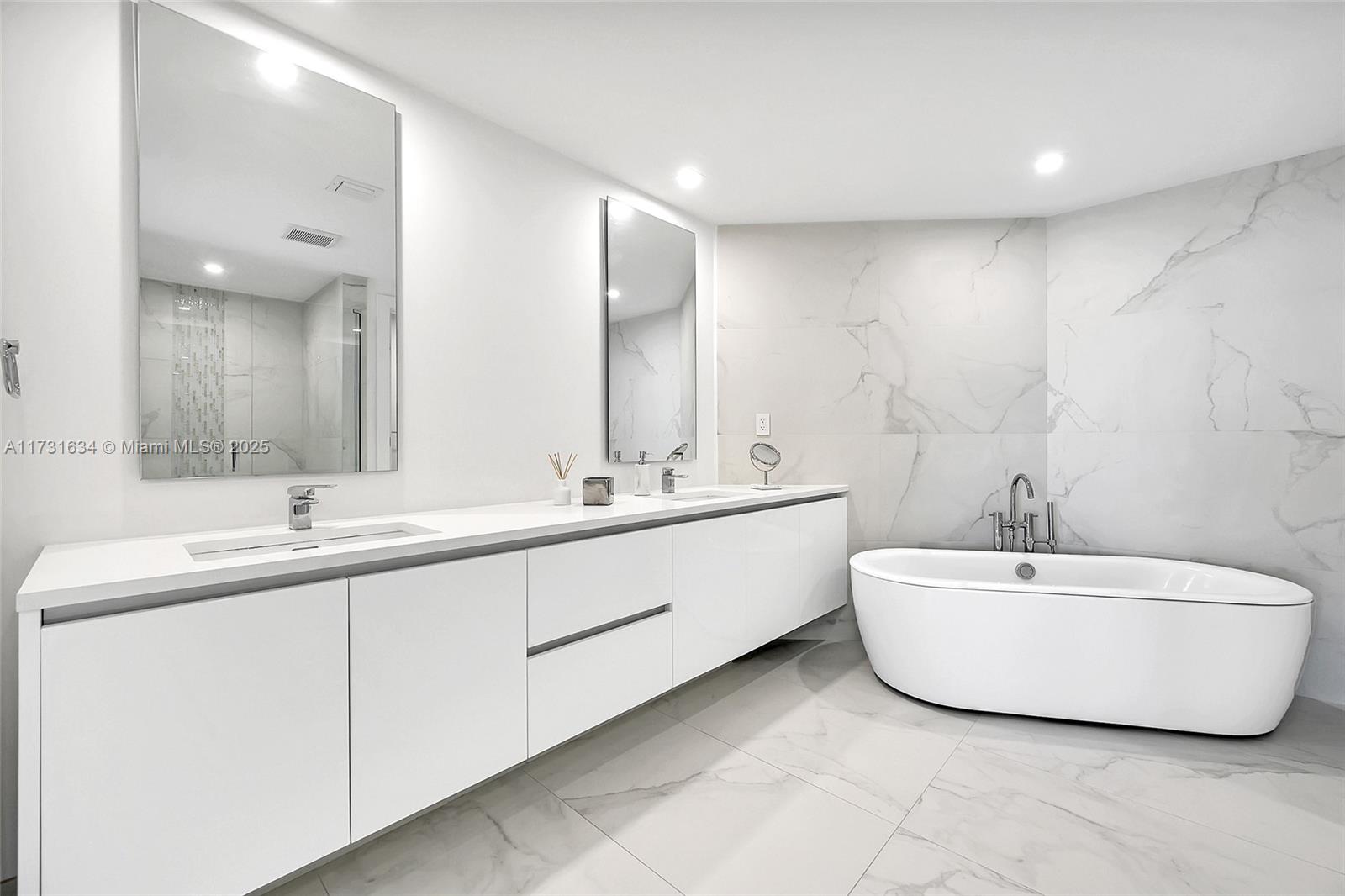 SABBIA BEACH CONDO - Residential